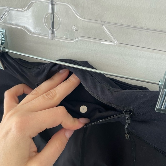 lululemon  Black Cropped Leggings with Pockets - Picture 7 of 7